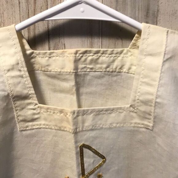 Vintage linen and gold altar, boy smock - Picture 3 of 5